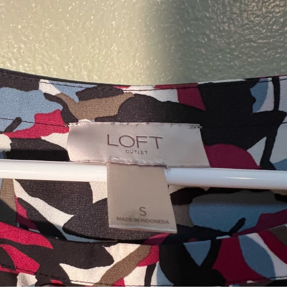 Loft Long Sleeve Blouse Chest Pocket Black White Floral S - Picture 9 of 10